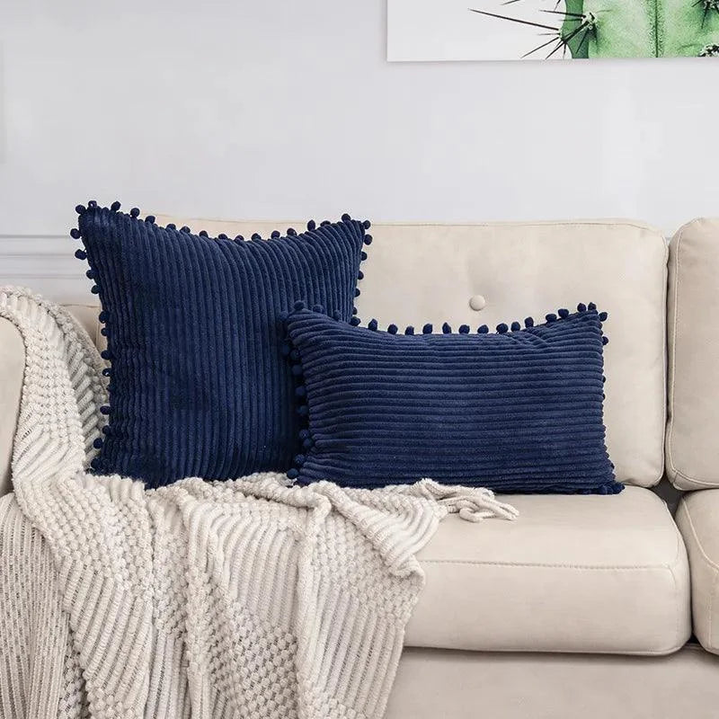Capa de Almofada Listrada em Veludo Cotelê para Decoração AqueceLar